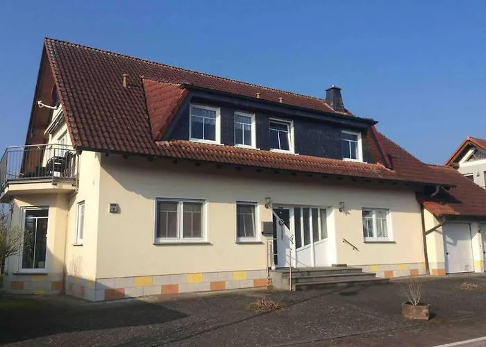 Schoene Am Fusse Der Rhoen. アパート *