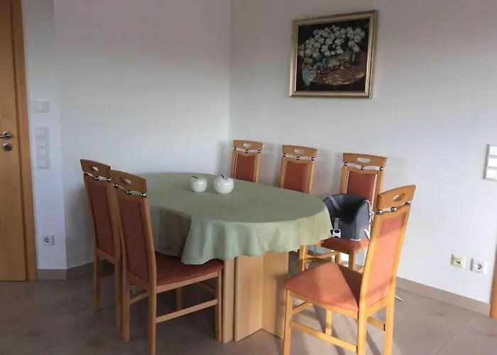 Schoene Am Fusse Der Rhoen. *