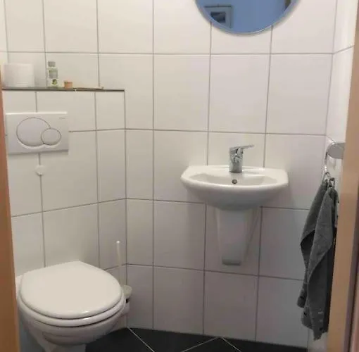 아파트 Schoene Am Fusse Der Rhoen. *