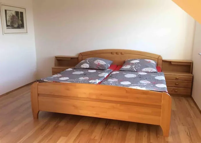 アパート Schoene Am Fusse Der Rhoen. *